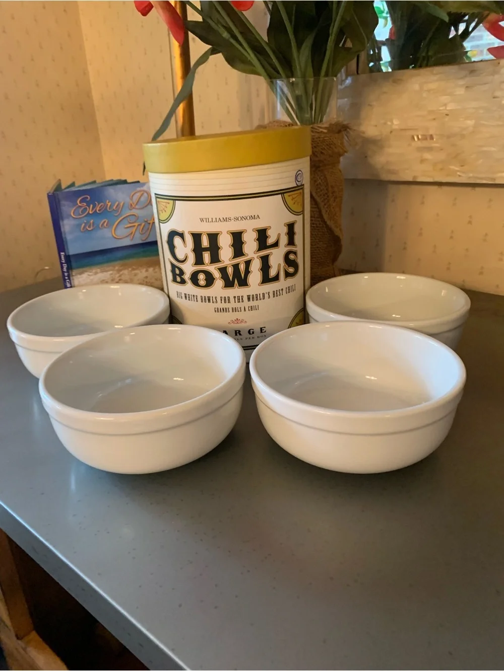 Williams Sonoma NEW WITH TAGS IN ORIGINAL BOX, 1 set of 4 LARGE chili bowls.